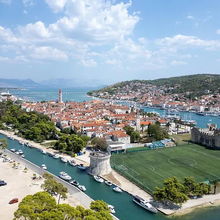 With Parking Space - 15349 Trogir